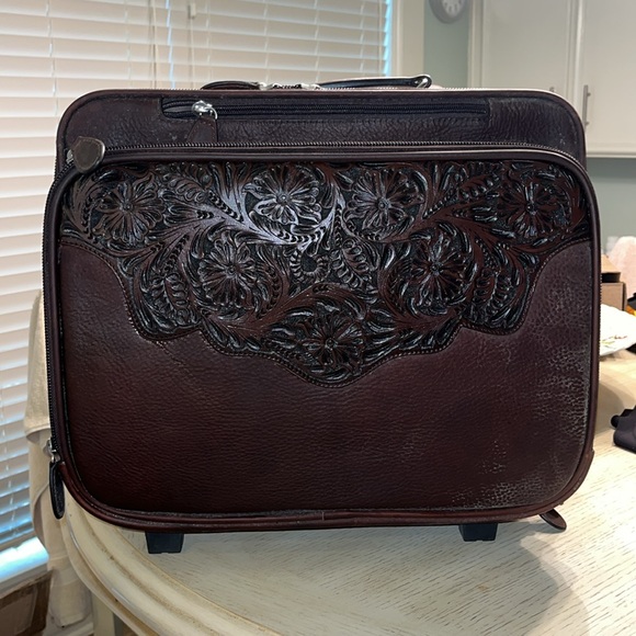 NWT rolling overnight bag in all leather - Picture 7 of 10